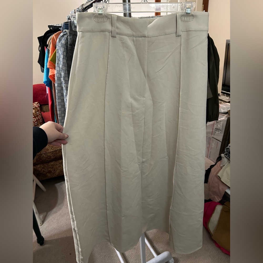DISSH Cream a line Midi Skirt